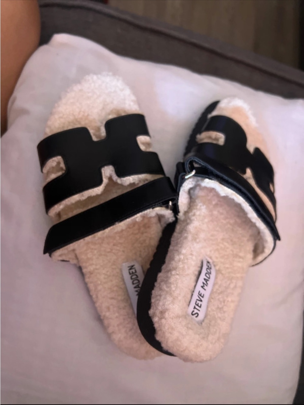 Steve Madden Black Leather Slides with Cream Shearling Lining